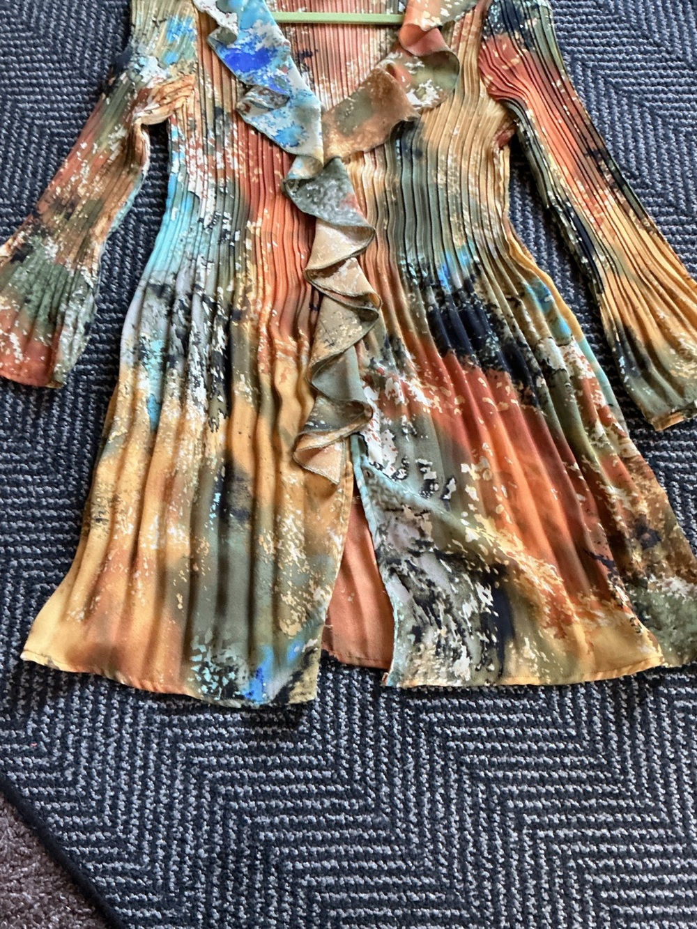 Multicolor Ruffle Front Pleated Long Sleeve blouse - Picture 6 of 6